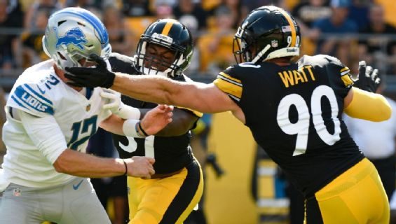 Watt Watt pareció lastimarse en una jugada de carrera de Detriot.