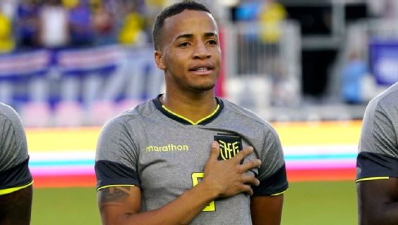 Byron Byron Castillo, durante un juego de eliminatoria de Conmebol.