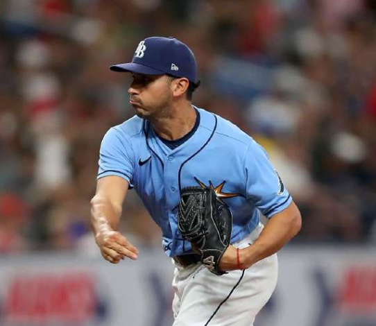 Javy Javy Guerra sigue con buena labor en las Mayores.