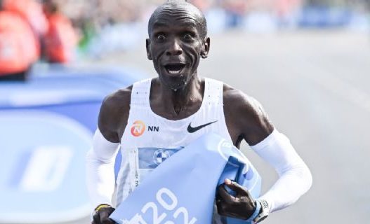 Kipchoge corrió hoy, de principio a fin, a ritmo de récord del mundo.