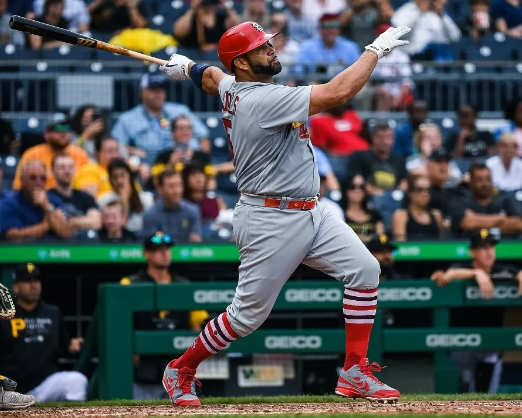 Puj Restan 21 juegos de la temporada y a Pujols le faltan 3 para los 700 jonrones.