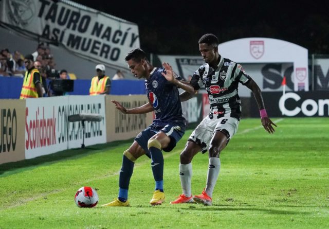 Tauro A falta de gol, todo se definió en tanda de penales.