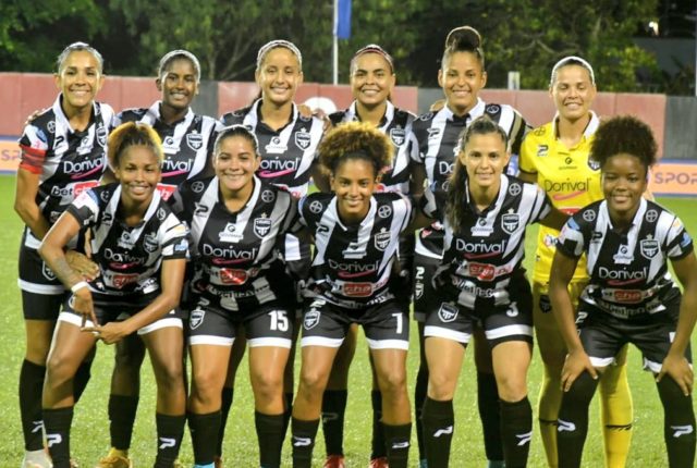 tricampeonas Las taurinas celebran el tricampeonato del fútbol femenil.