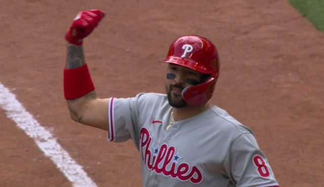 Castellano Nick Castellanos brilló al bate y a la defensiva en triunfo de los Filis.