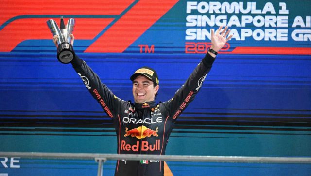 Checo El mexicano Checo Pérez celebra su victoria este domingo en Singapur.