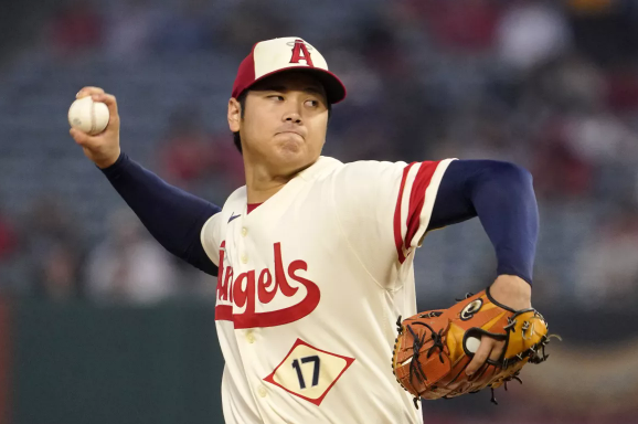 Shohei Ohtani es bateador designado y lanzador abridor.