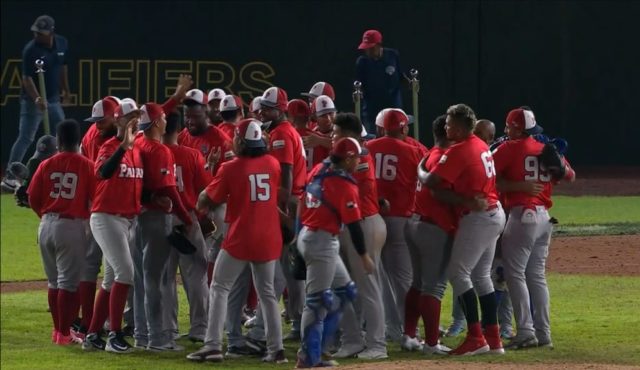 Pma Panamá clasificó venciendo 4-0 a Brasil.