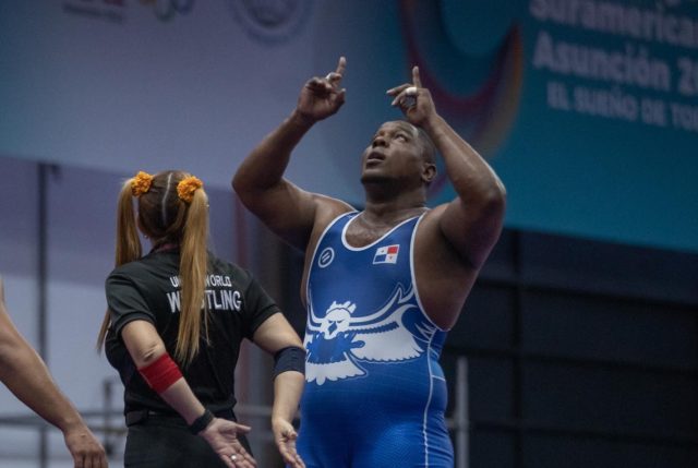 Rodolfo Waithe logró bronce en el estilo grecorromano de 130kg.