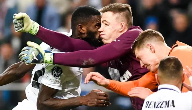 Ru Rüdiger arriesgó su integridad física para salvar al Madrid y termina ensangrentado.