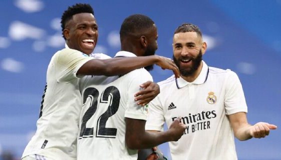Rudiger Rüdiger ve a Vinícius como un hermano pequeño.