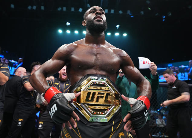 Sterli Sterling (22-3) ha ganado ocho combates en fila.