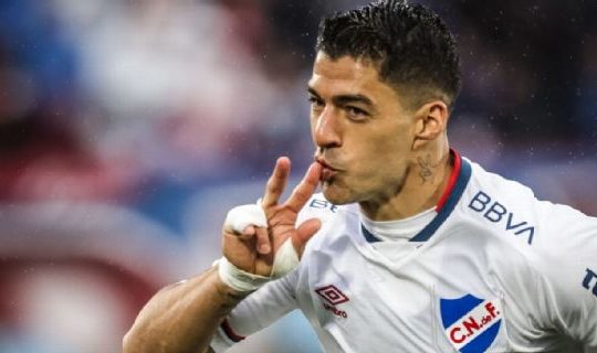Suarez Suárez marcó el 1-0 de Nacional sobre Liverpool.