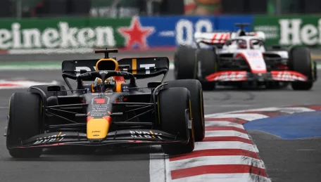 Versta Verstappen supera el récord de 13 victorias de Schumacher y Vettel.