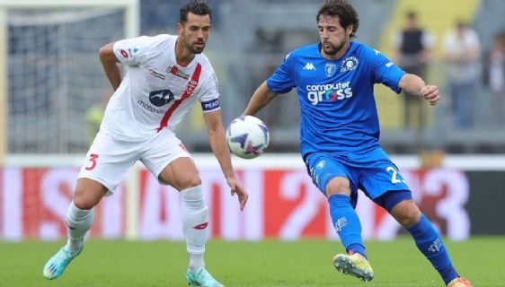 Villar Pablo Marí Villar (blanco) con el Monza en la Serie A de Italia.