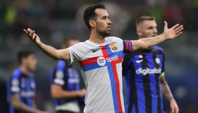Busquets fue uno de los que se quejó y reclamó jugadas en el partido.