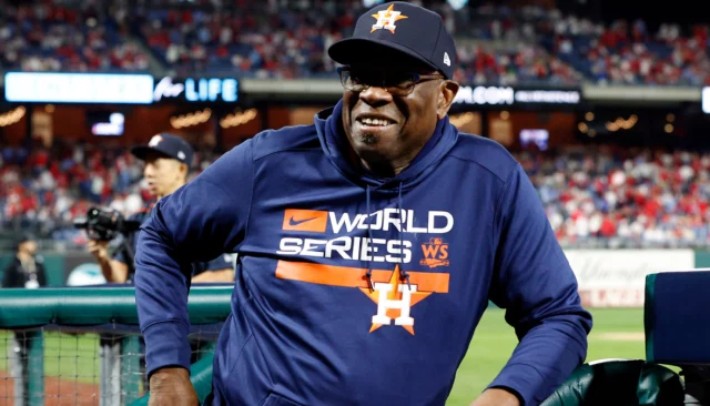 Baker Jim Crane, dueño de los Astros quiere que Baker se quede.