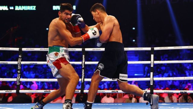 Dmitry Bivol superó al mexicano Gilberto 'Zurdo' Ramírez en en Abu Dhabi.