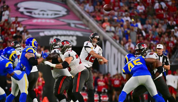 Brady Brady consiguió la hazaña en triunfo de los Buccaneers.