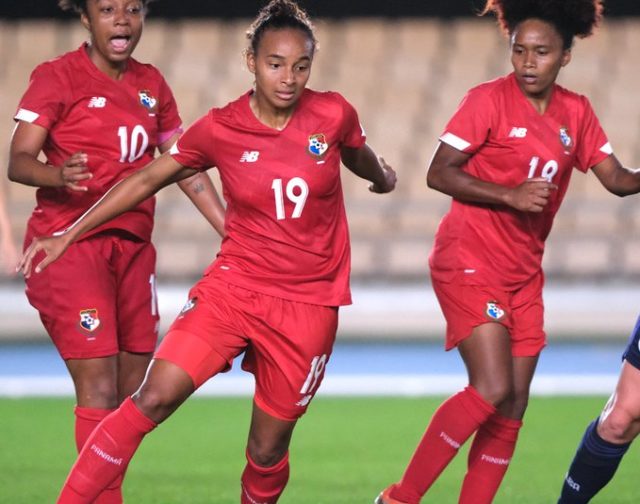 Chicas Equipo femenino de Panamá cae ante un superior Escocia.