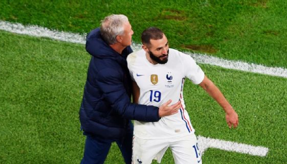 Deschamps Deschamps no piensa en el regreso de Benzema a la concentración.