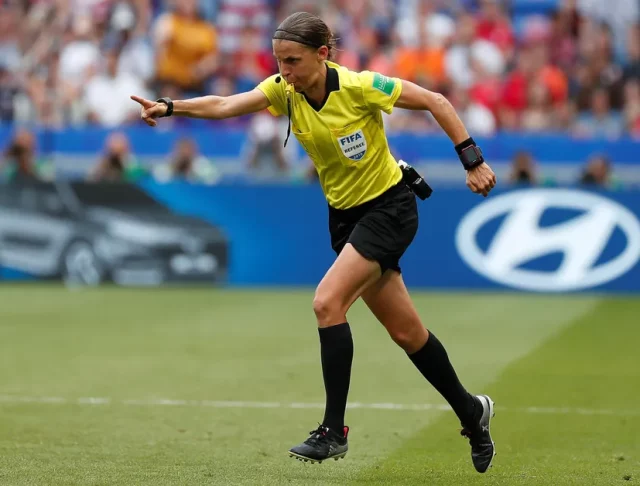 Stéphanie Frappart dirigirá el decisivo partido: Costa Rica-Alemania.