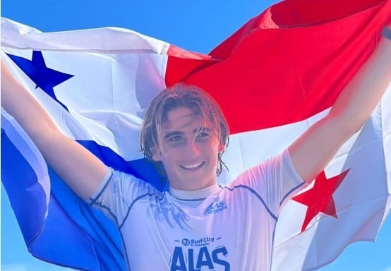 Grani Kai Gale Grani da triunfo a Panamá en Torneo Continental de Surf.