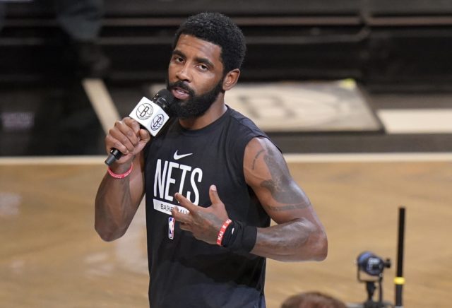 Irving Kyrie Irving no quiso disculparse por su comentario.