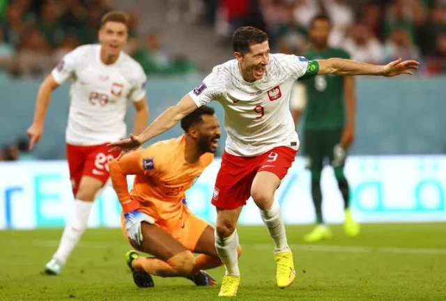 Lewy Lewandowski anotó su primer gol al minuto 82 del partido.