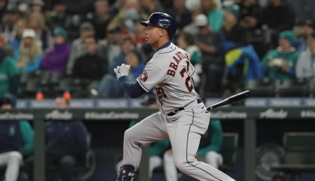 Brantley se unió a Houston como agente libre después de la temporada 2018.