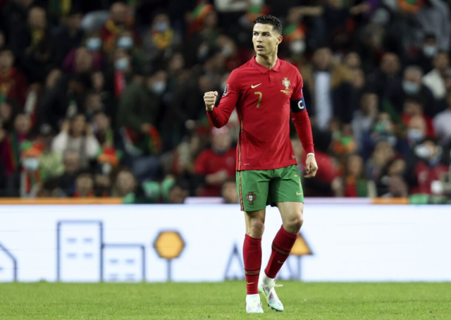 CR7 El astro portugués terminaría su carrera en Arabia.