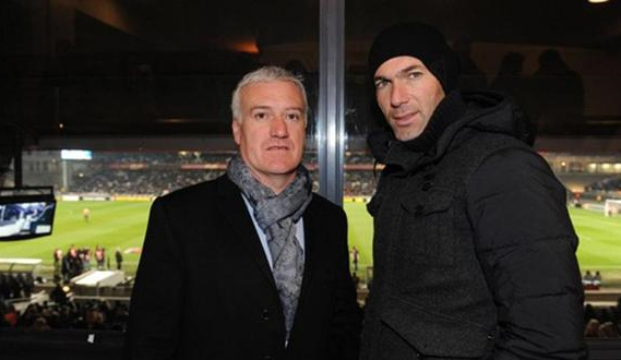 Didier Deschamps aún no decide si se queda y Zinedine Zidane sigue esperando.