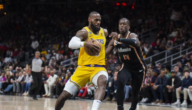 LeBron- James comandó la victoria sobre Atlanta en el State Farm Arena.