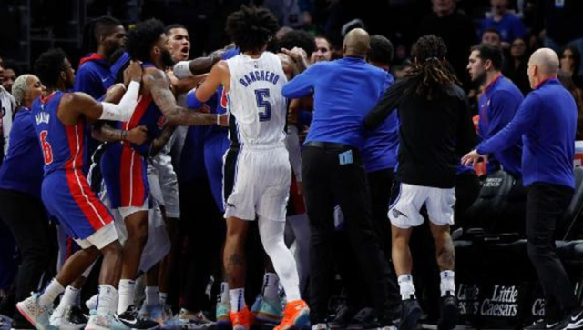 Pelea Las 11 suspensiones resultarán en poco más de $500,000 en salarios perdidos.