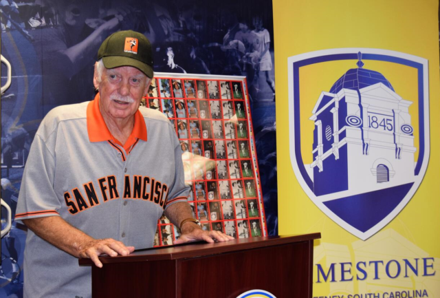 Perry se convirtió en el primer jugador en ganar un Cy Young en cada liga.