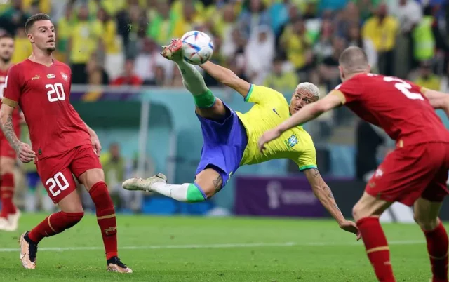 Richarlison se lució con un golazo ante Serbia en Catar 2022.