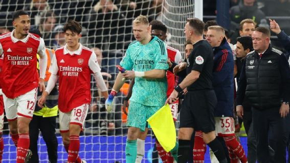Aaron Aaron Ramsdale sufrió una agresión por parte de un aficionado del Tottenham.