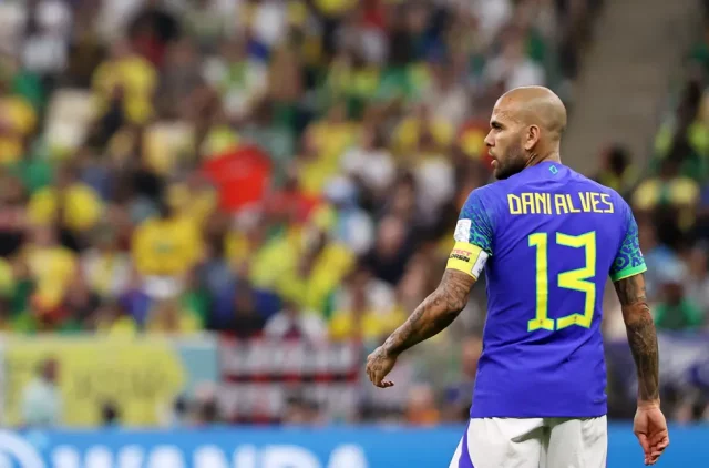 Alves Alves fue detenido por la policía catalana después de que regresara a España.