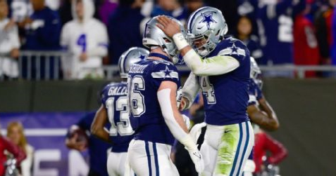 Cowboys apalearon a Buccaneers y los eliminaron.