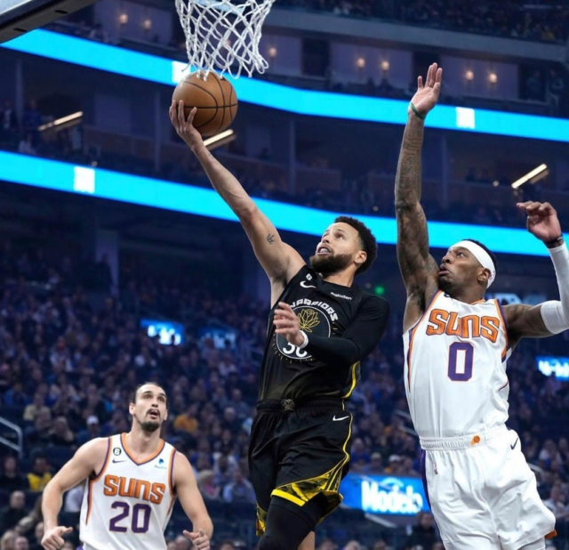 Curry Stephen Curry con sus 24 puntos en 31 minutos en pista.