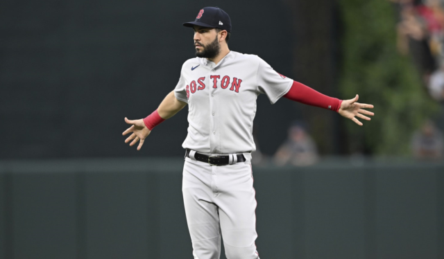 Hosmer llevaba una sólida temporada 2022 en el plato cuando fue enviado a Boston.
