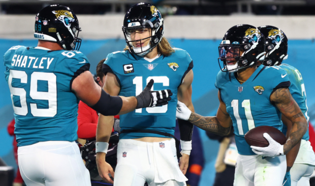 Jaguars Lawrence se recuperó de un primer medio catastrófico ante Chargers.