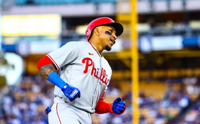 Johan Phillies es el tercer equipo con el que Camargo firma en MLB.