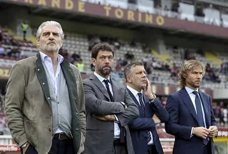 Juve Andrea Agnelli (segundo a la izquierda) y su junta directa en la Juventus.