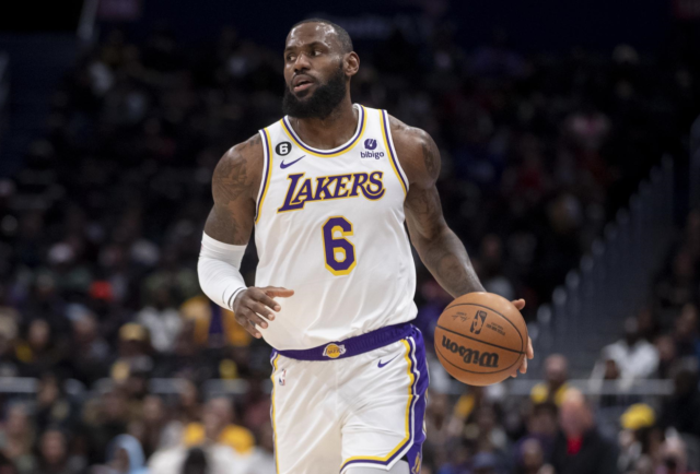 LeBron Por delante de LeBron solo queda una leyenda como Kareem Abdul-Jabbar.