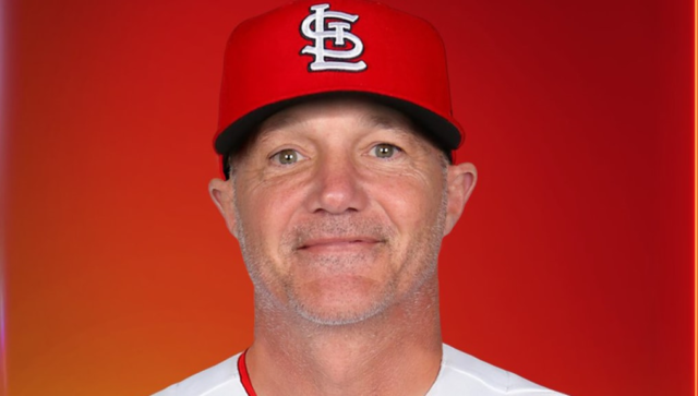 Renuncia Joe McEwing reemplaza a Matt Holliday como coach de la banca.