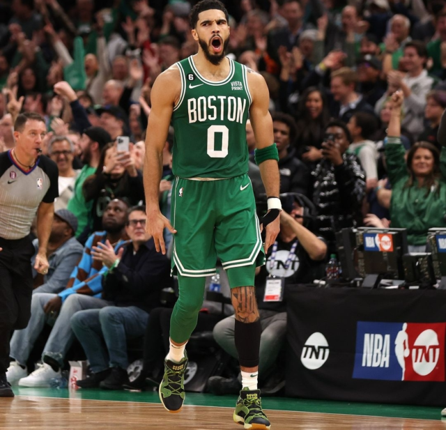 Tatum Tatum sigue mostrando que es la estrella de Celtics y la NBA.