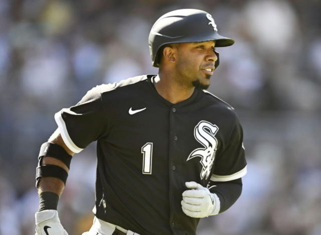 Andrus Andrus nunca ha jugado la segunda base en Grandes Ligas.