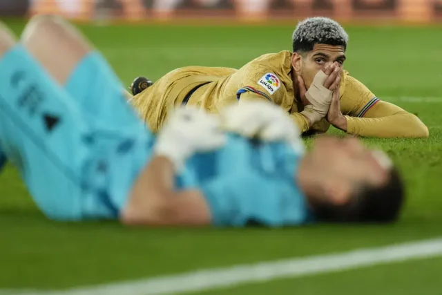 El Barça echó por la borda la oportunidad de ampliar ventaja sobre el Madrid.