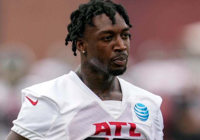 La NFL suspendió indefinidamente a Ridley el 7 de marzo de 2022.