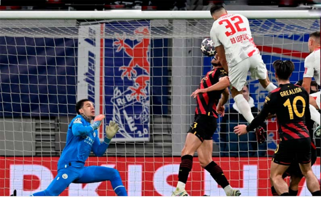 Leipzig Josko Gvardiol empató de cabeza ante el Manchester City en casa.